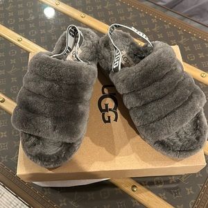 EUC UGG fluff yeah slide size 6